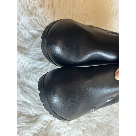 White Mountain Size 9 Black Faux Leather Block Heel Ankle Booties Crest Button - Picture 8 of 12